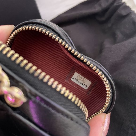 NEW Chanel CC in Love Heart Necklace Mini Bag Coin Purse Black Quilted Lambskin - Picture 11 of 11